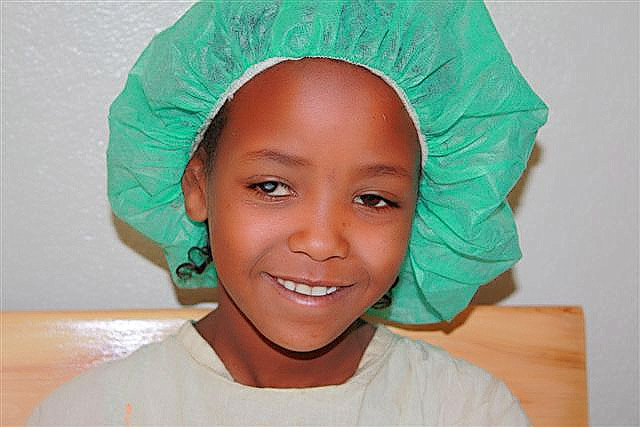 12 leine patientin serina vor op - Impressies uit Ethiopië - Augenärzte Gerl & Kollegen