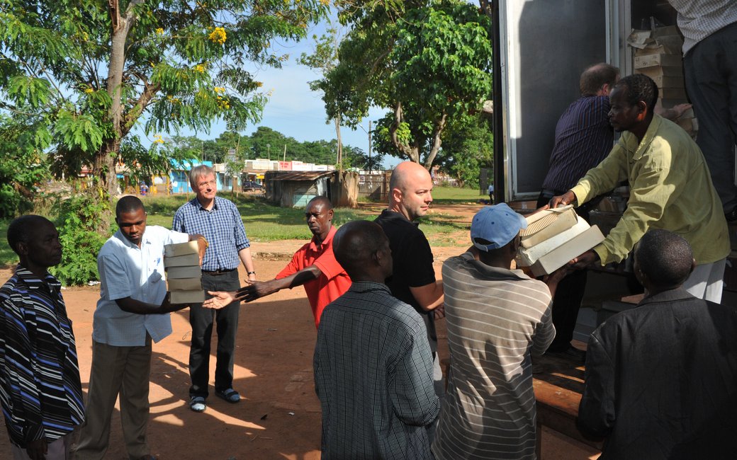csm ehrenamt in uganda 2012 10 7650eeedf6 - Engagement in Oeganda - Augenärzte Gerl & Kollegen