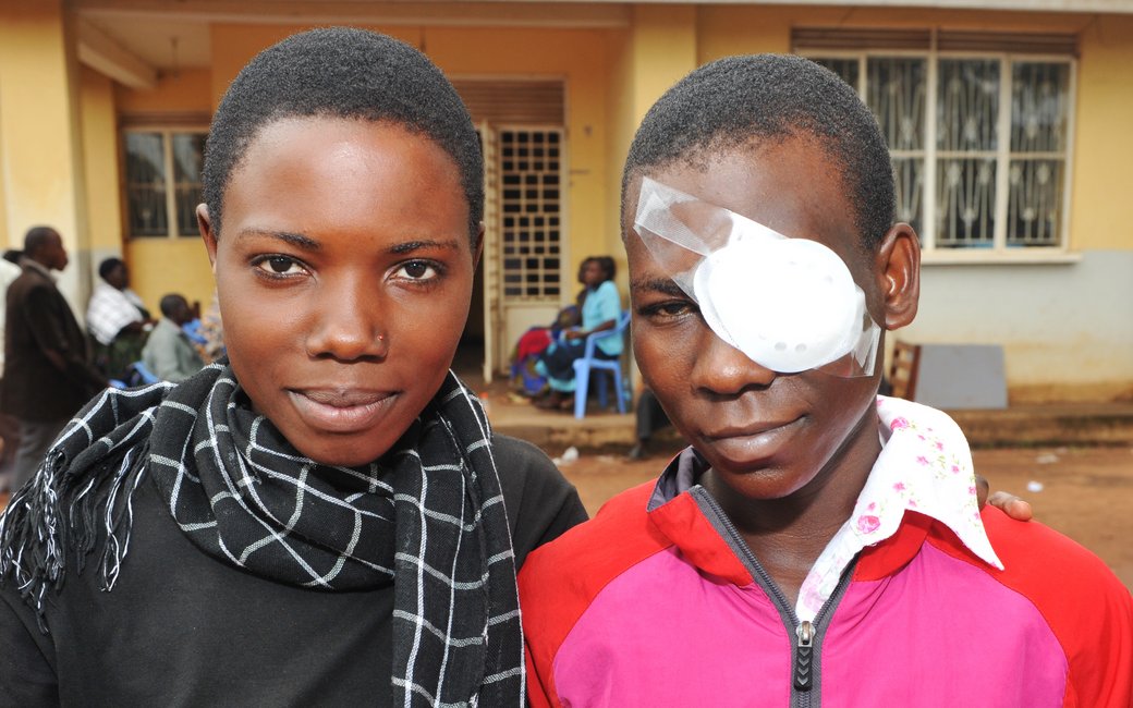 csm ehrenamt in uganda 2012 26 0beac86a2d - Engagement in Oeganda - Augenärzte Gerl & Kollegen