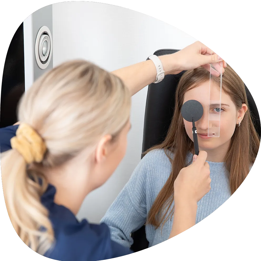 Augenuntersuchung in der Sehschule © Augenärzte Gerl & Kollegen