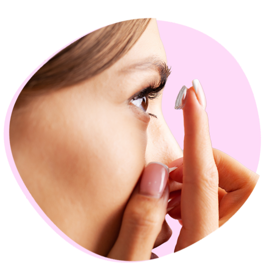 Kontaktlinsen im Auge